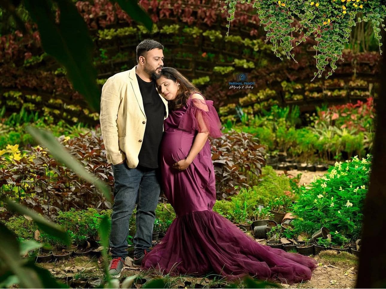 Outdoor Maternity Shoot 🌿 baby photoshoot theme preview at IBS Baby Photoshoot Pune